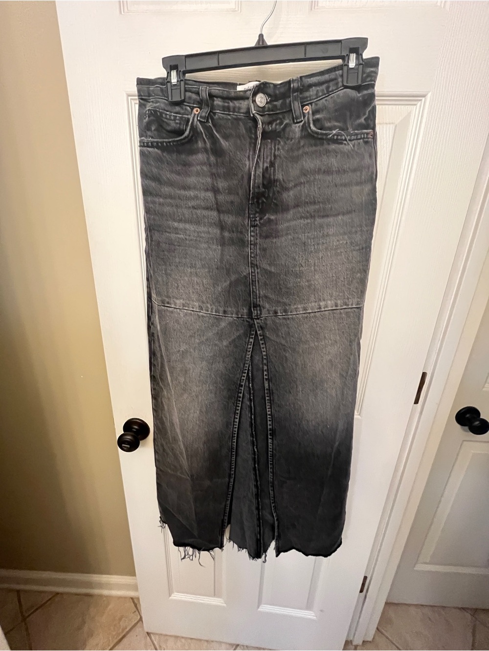 Reformation Women’s High Waist Frayed Gray Denim Maxi Skirt Washed Black size 25